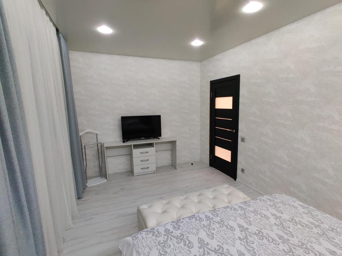 Yarovytsya Vip In The Center Apartment Lutsk Ngoại thất bức ảnh