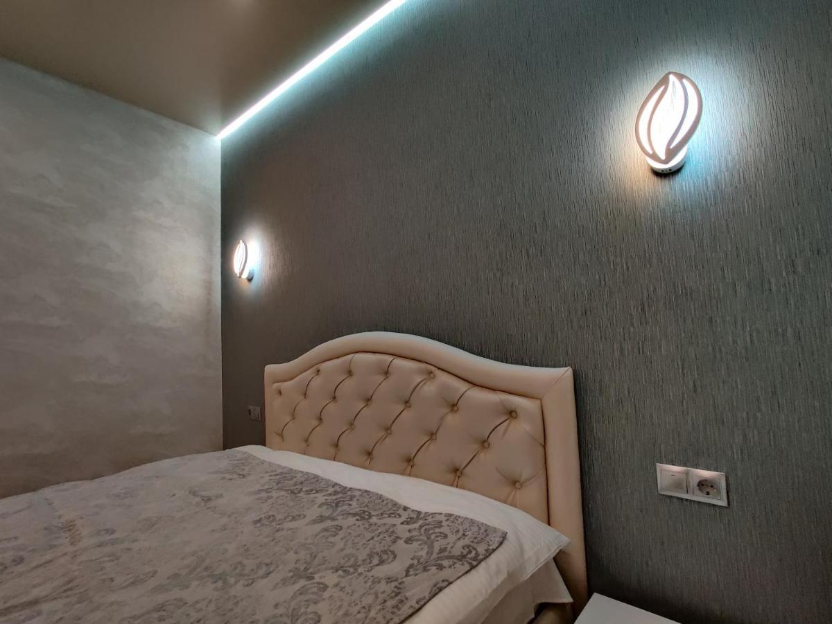 Yarovytsya Vip In The Center Apartment Lutsk Ngoại thất bức ảnh