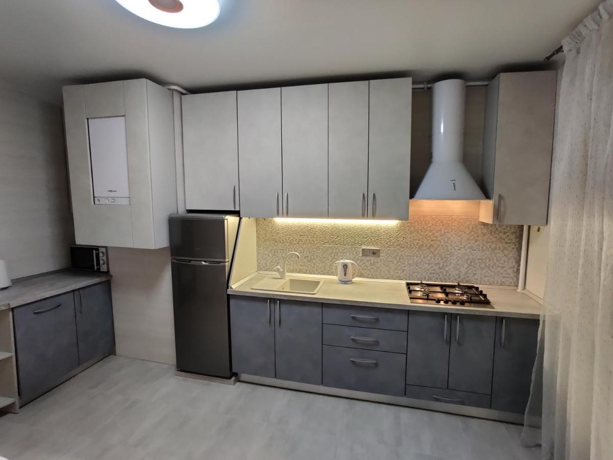 Yarovytsya Vip In The Center Apartment Lutsk Ngoại thất bức ảnh